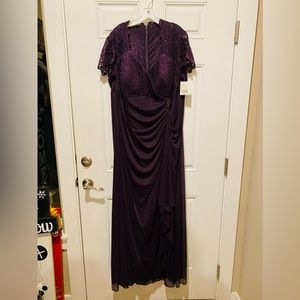 NWT-David’s Bridal Mother of the Bride dress. Color-plum, size 22W.